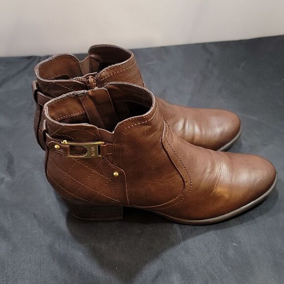 UNISA POINTED TOE WOMEN"S ZIP CLOSURE BLOCK HEEL BOOT - Picture 9 of 16